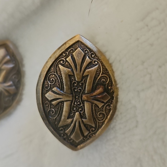 Vintage Medieval Warrior Shield Castlecore Post Earrings - Picture 5 of 5